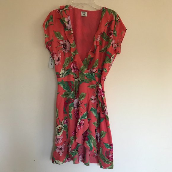 Aritzia SUNDAY BEST Savoy Wrap Dress 2 NWT - Picture 4 of 10